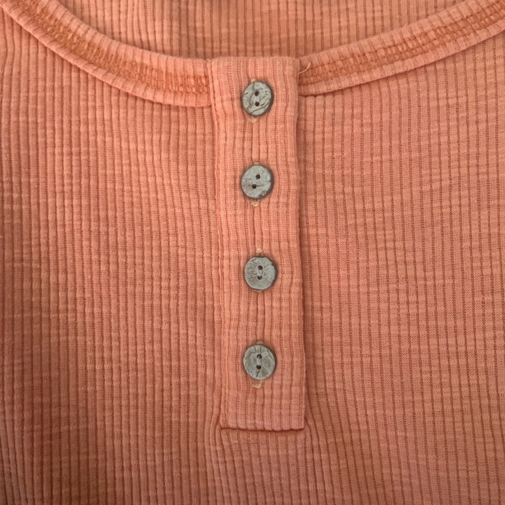 Button tank - Picture 2 of 2
